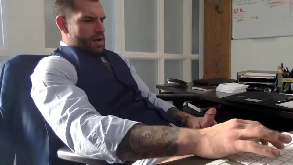 Hot str8 stud wank in office n cum - ThisVid.com