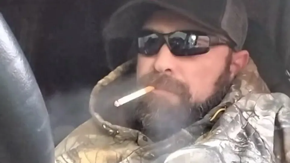 Hot str8 trucker smokes in his rig & flashes hard dick - ThisVid.com