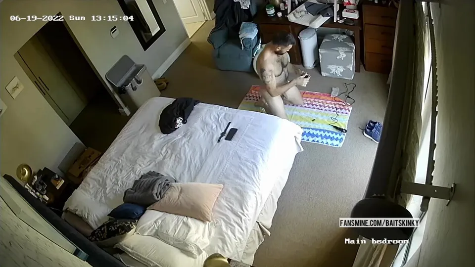 HOT STRAIGHT DADDY SHAVING IP CAM SPY - ThisVid.com