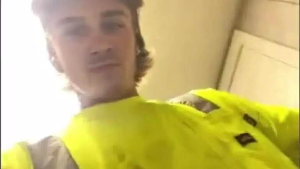 Hot Straight Guy Jerking Off - video 2 - ThisVid.com