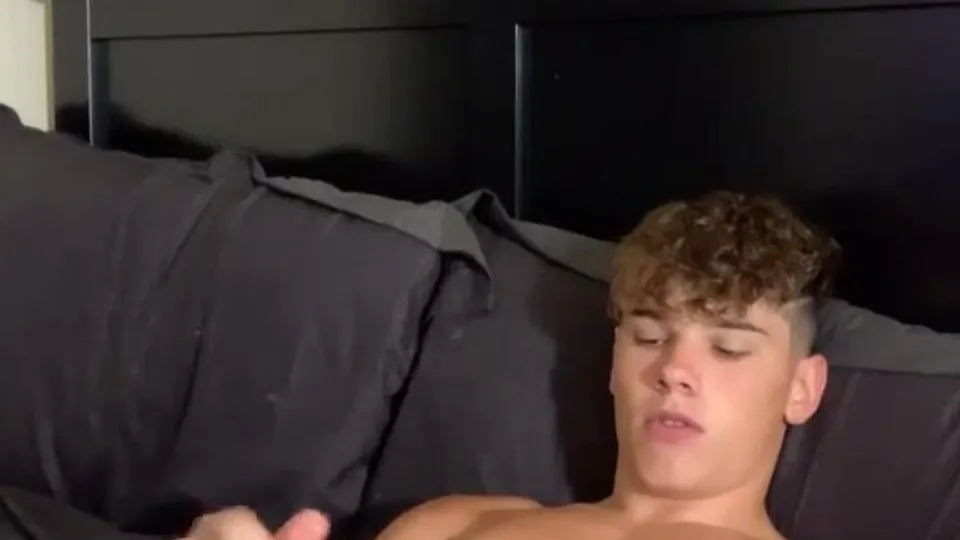Twink Masturbates and Cums