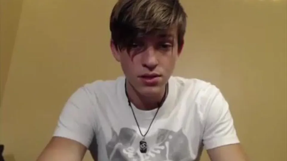 Hot teen boy Dexter playing with his ass hole and jacking off nicely