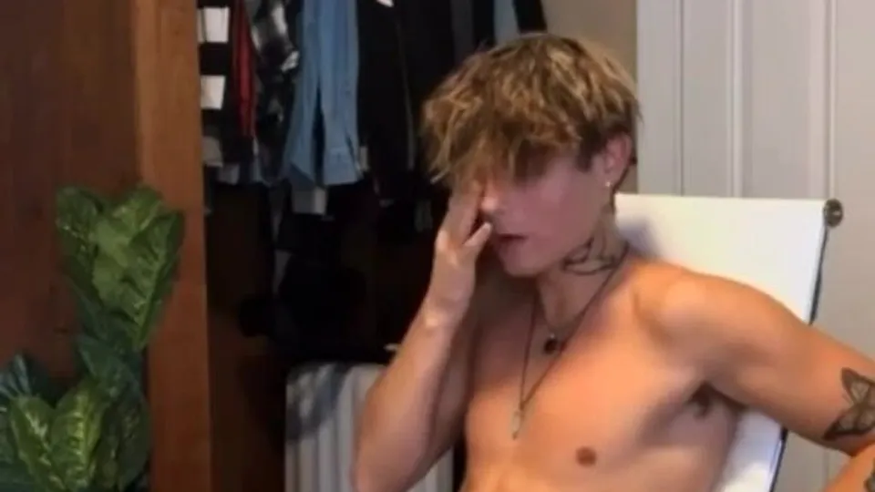 Hot twink stroke and cum 8 - ThisVid.com