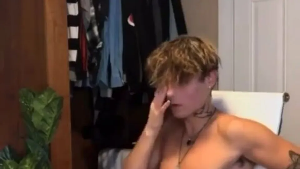 Twink Strokes and Cums