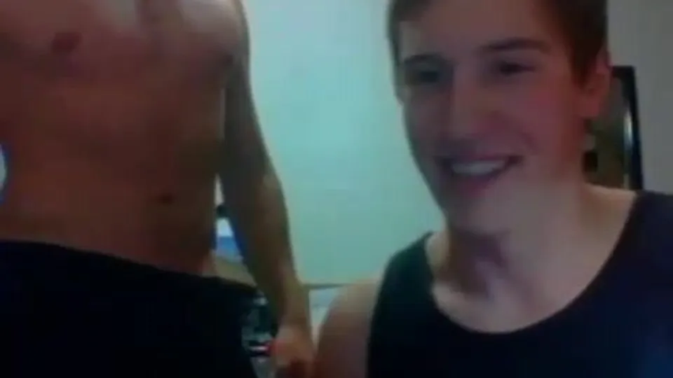 Hot twink webcam tricked - ThisVid.com