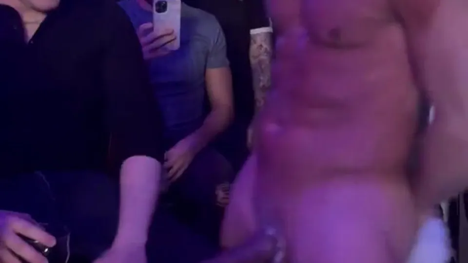 Hot uk boys naked at work - ThisVid.com