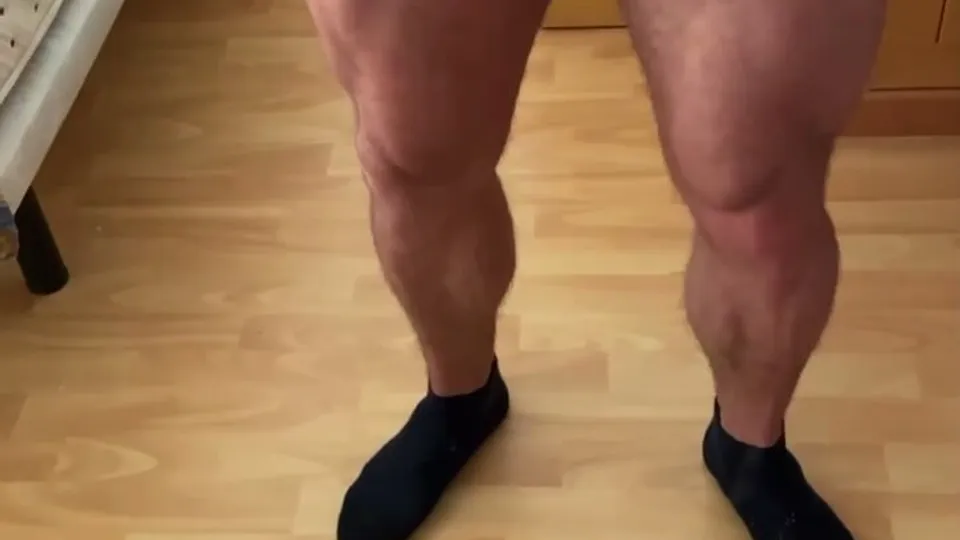 Hot uncut muscle - ThisVid.com