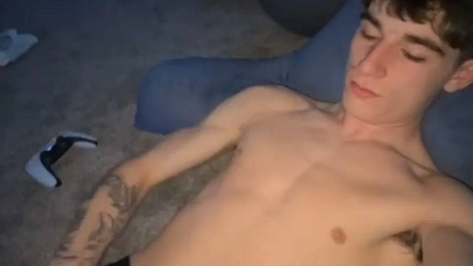 Hot YouTuber hunter jerk off and assplay