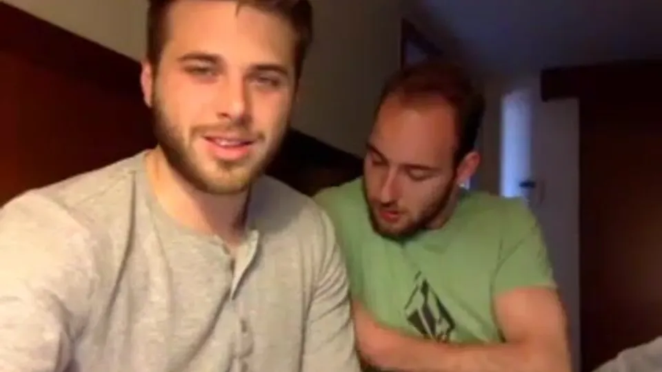 Gay Webcam Duo: Hot8pack & Friend