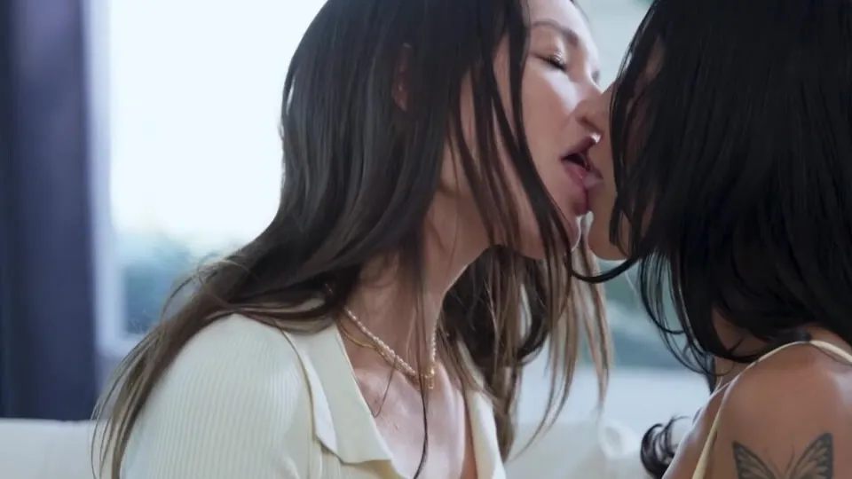 Vanessa Sky & Katrina Colt in Lesbian Delight