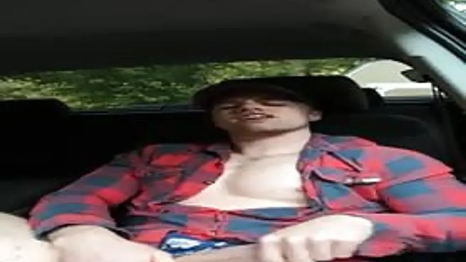 Hottest stud blows a massive load in his car