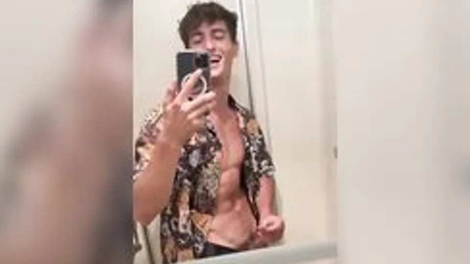 Hottie in Train Toilet Wank