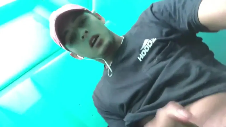Hottie jerking and cumming in a porta potty while at work. - ThisVid.com