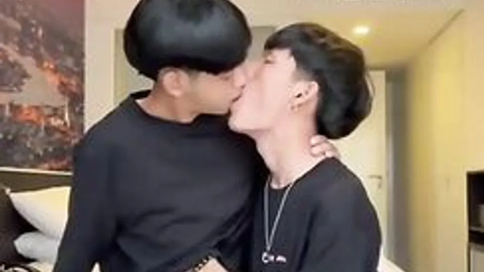 เด็กหนุ่มสาวมาสเตอร์เบตบนเว็บแคม