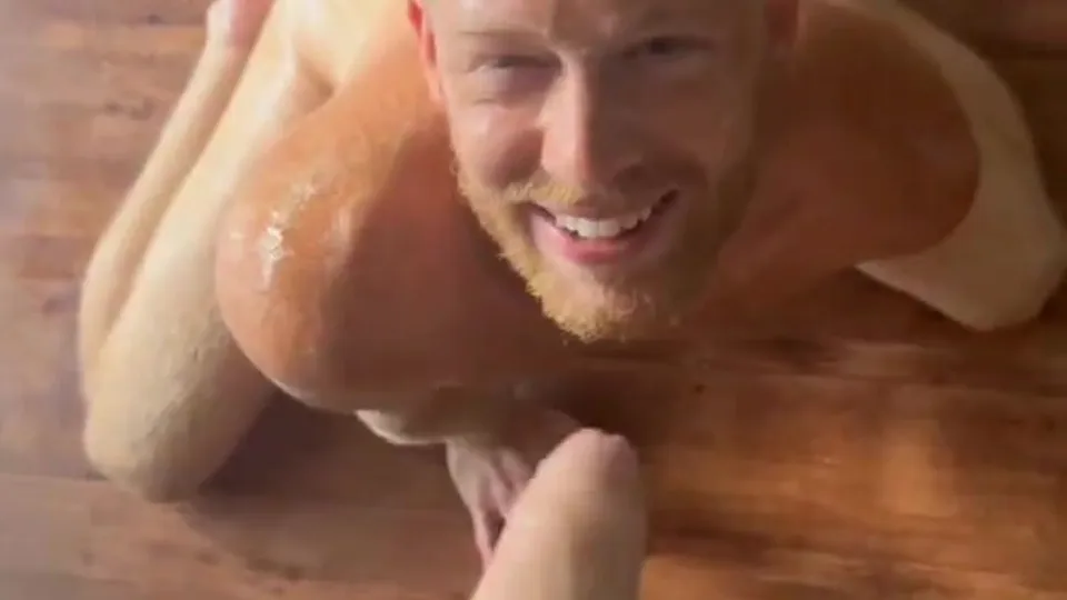 Hoy guy loves piss - ThisVid.com