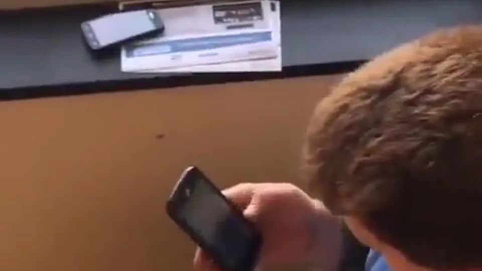 Huge Boner in Stall - ThisVid.com