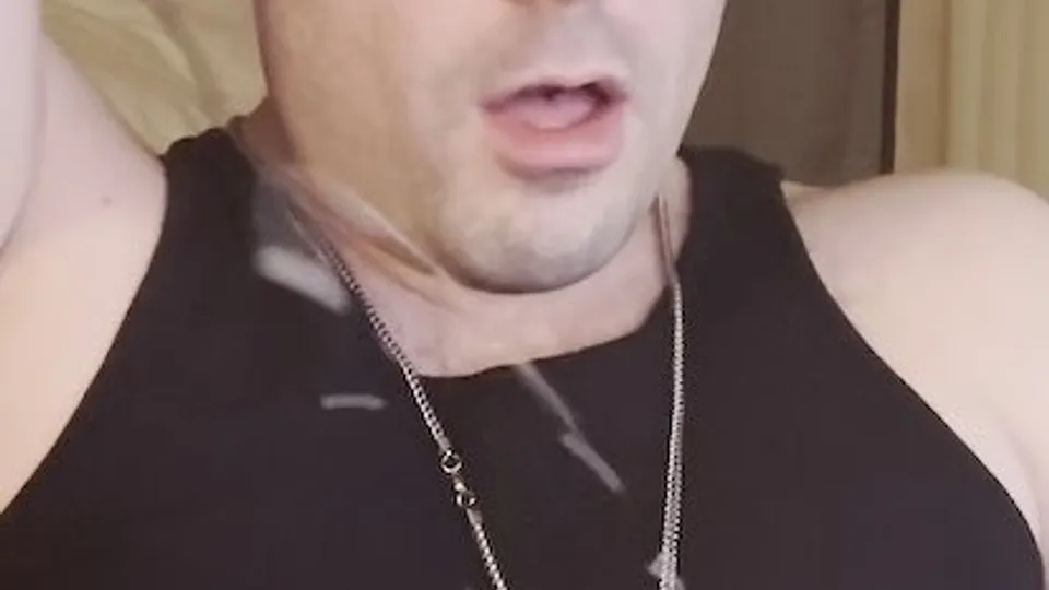 Huge cumshot jerk - ThisVid.com