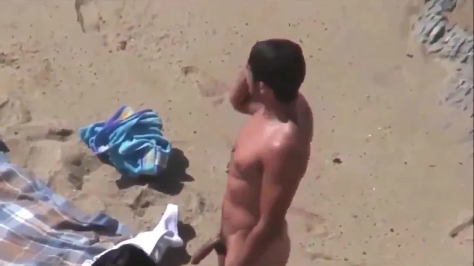 Huge dick straight guy caught at the beach - ThisVid.com