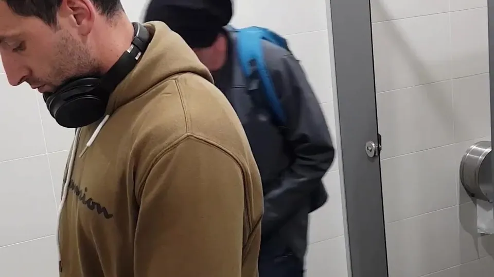 Huge guy - video 9 - ThisVid.com