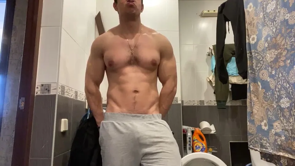 Huge russian bodybuilder with big nipples cum - ThisVid.com