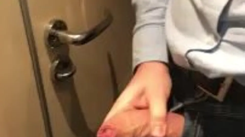 Huge train cumshot in jeans - ThisVid.com
