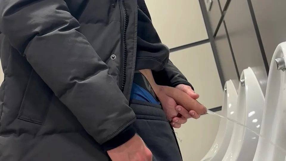 Hung Airport Lad - ThisVid.com