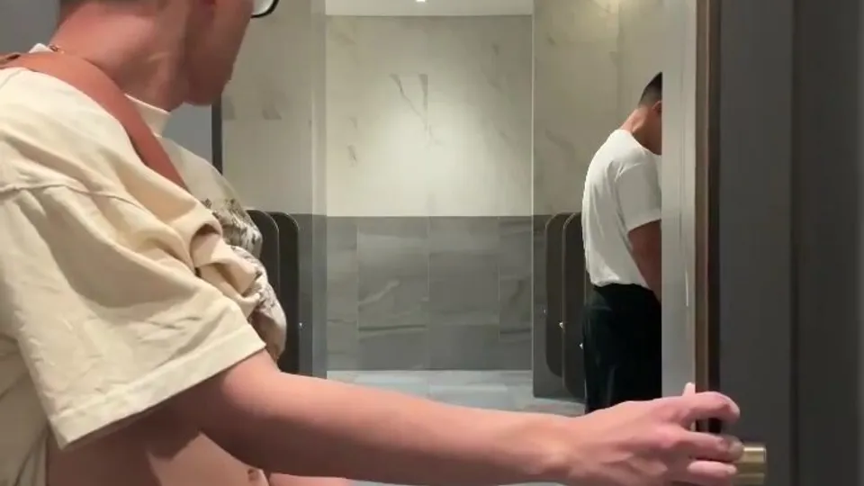Hung Asian Guy Cruising in Restroom - ThisVid.com