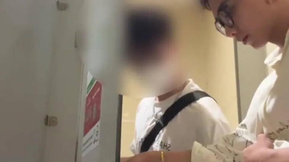 Hung Asian Guy Seduces Man in Public Restroom - ThisVid.com