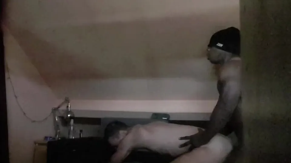 Hung BBC muscle top stud breeds a white cumdump anon - ThisVid.com