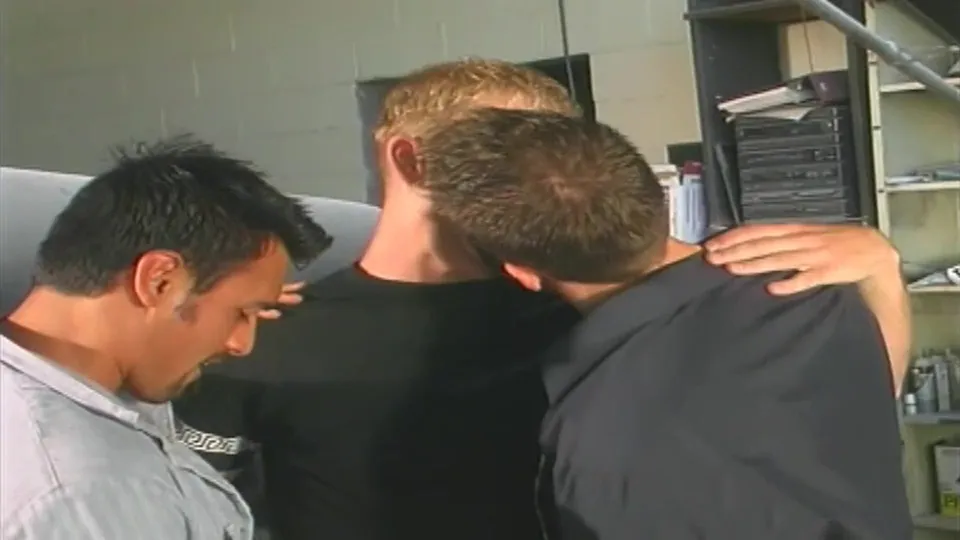 Hung Cock Threesome Fucking!