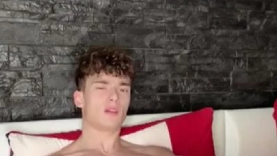 Curly Haired Hunk's Solo Cum Show