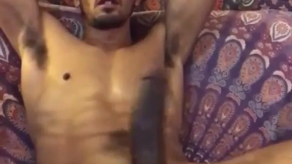 Hung daddy cumming - ThisVid.com