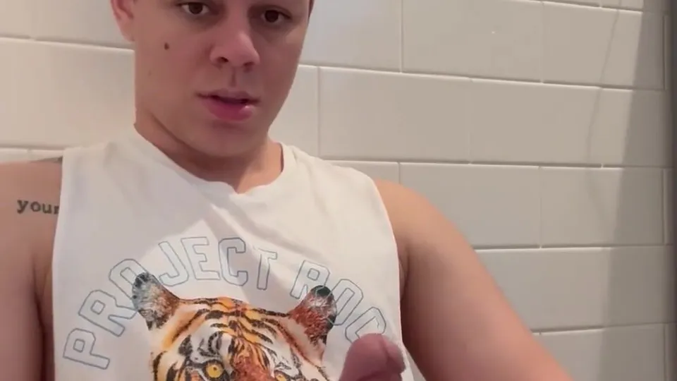 Hung gym bro jerking off in friends bathroom