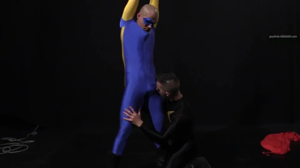 Hung Hero - ThisVid.com