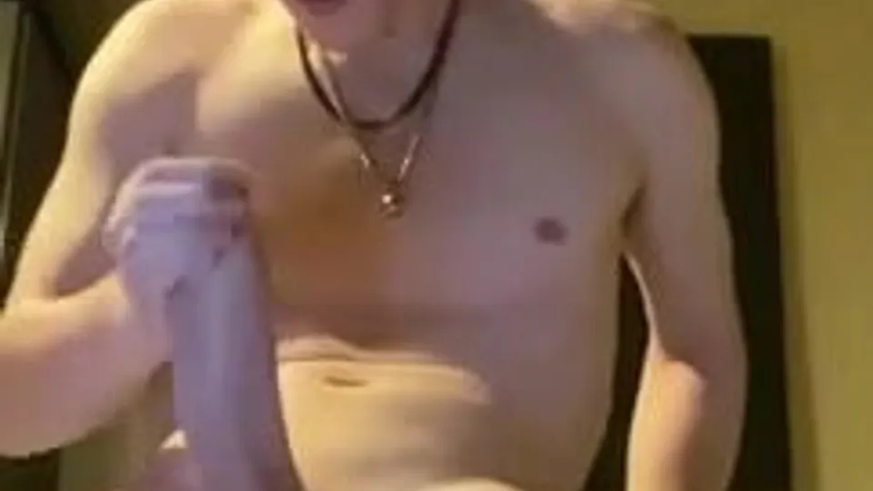 Hung solo lad blast his cum 2 - ThisVid.com
