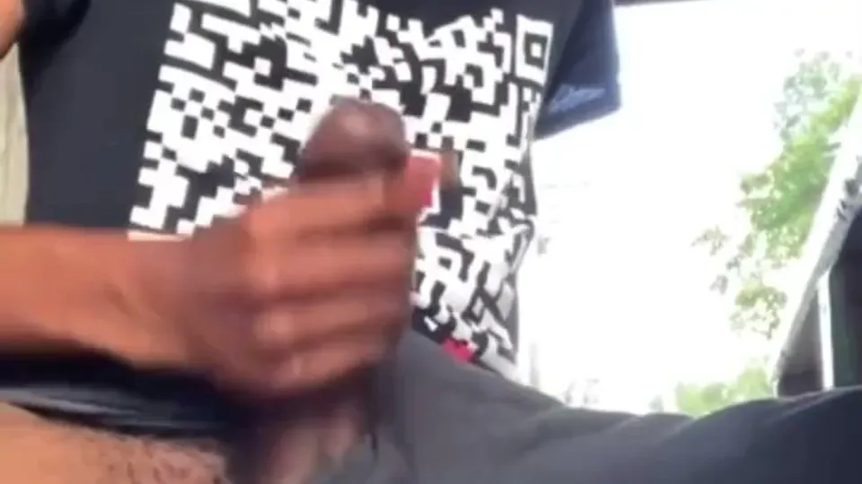 HUNG TEEN HAS *INSANE* CUMSHOT IN PUBLIC