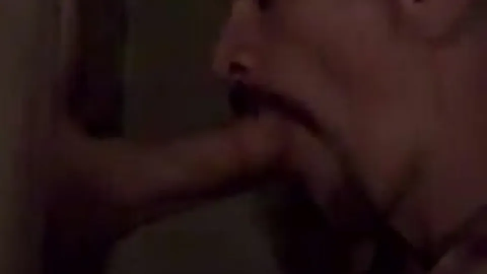 Hung top gets drained at gloryhole - ThisVid.com