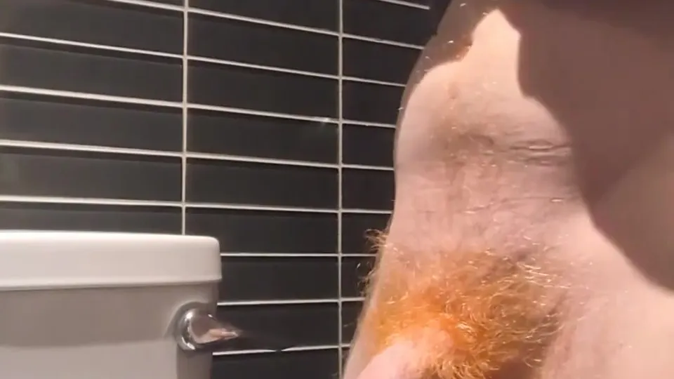 Hung uncut ginger pisses close up - ThisVid.com