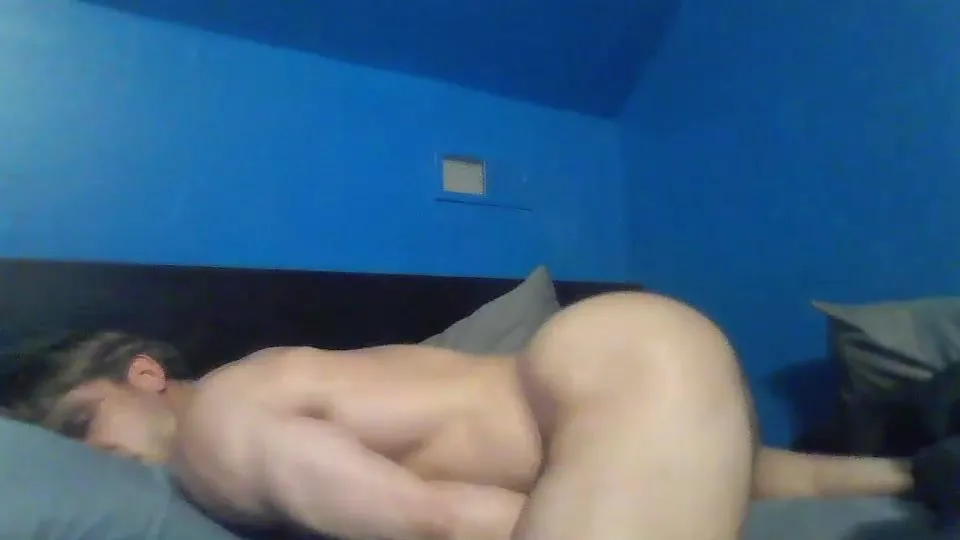 *HUNK* jerks off and arches his back - ThisVid.com