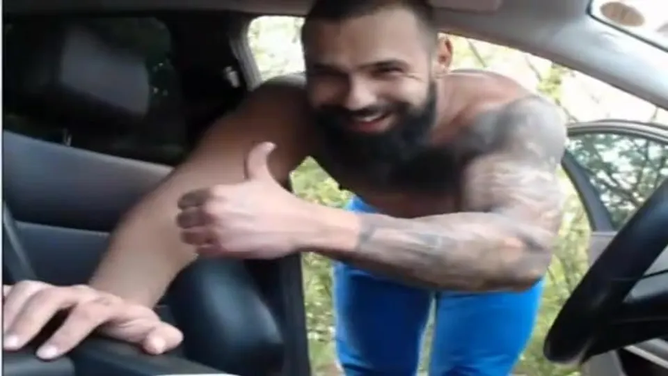 Hunk jerks off and tastes his cum - ThisVid.com