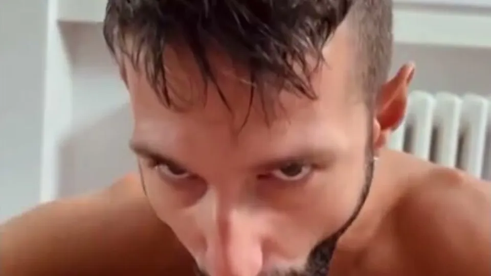 Hunk uses young Italian guy's cum as facial cream - ThisVid.com