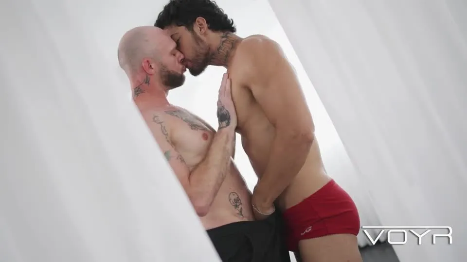 Hunting on the Brazil beach - Markin Wolf and Guillaume Wayne.mp4