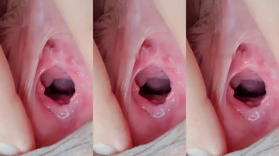 I open my pink hole for you to see, the water is flooding, the sound of water is lustful  