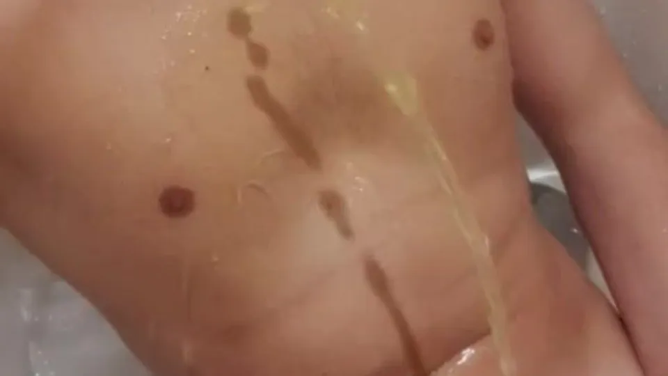 I pee all over myself and then cum! - 08-18-25