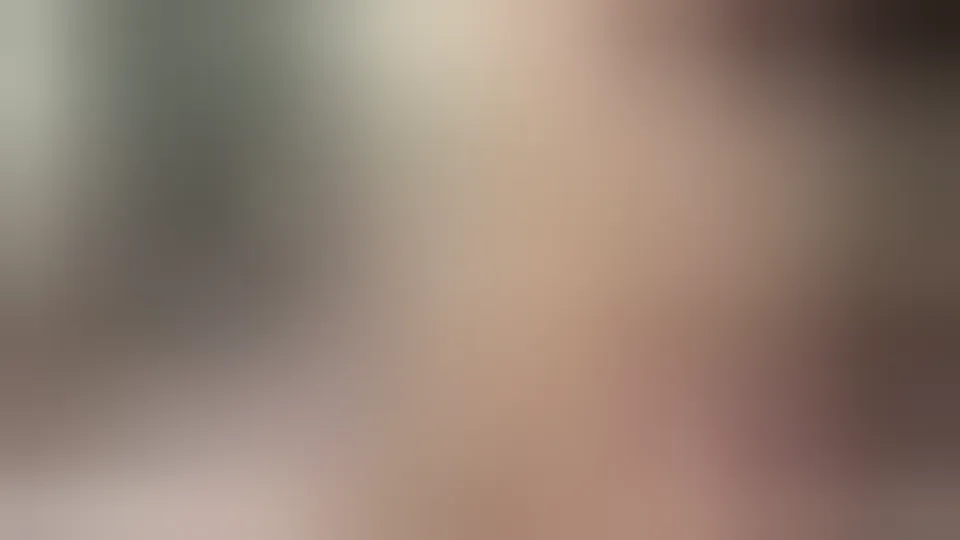 Ich quetsche die riesigen Titten meiner Milchstiefmutter