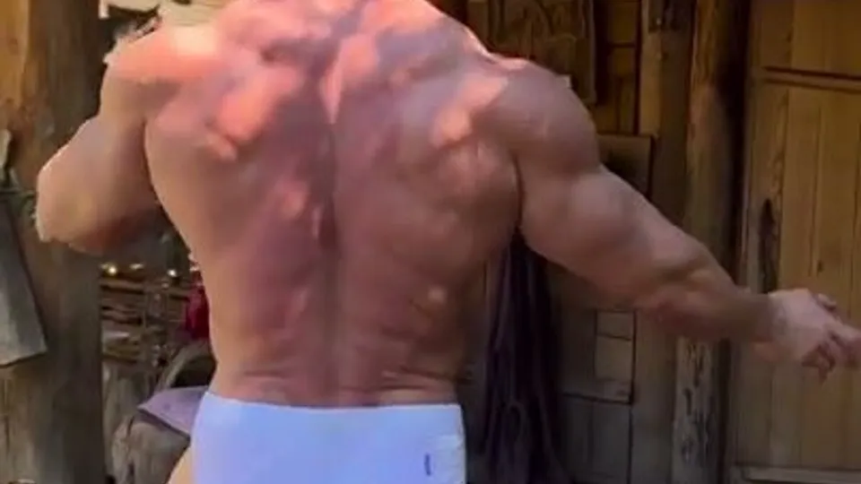 ID? No idea who this dancing brute is. - ThisVid.com