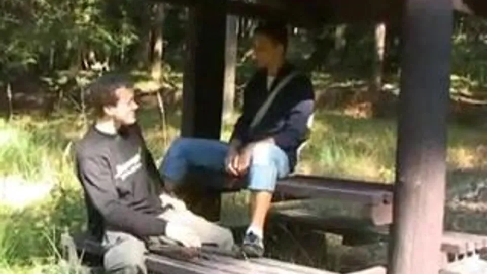 Il se fait défoncer par un mec TTBM