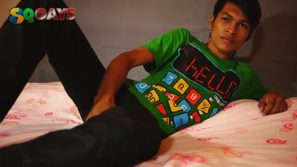 Twink's Solo Wank in Bangkok's Soi Kai