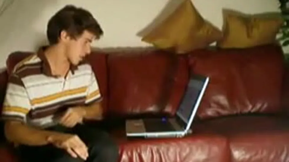 Inexperienced str8 boy shoots in gay mouth - ThisVid.com