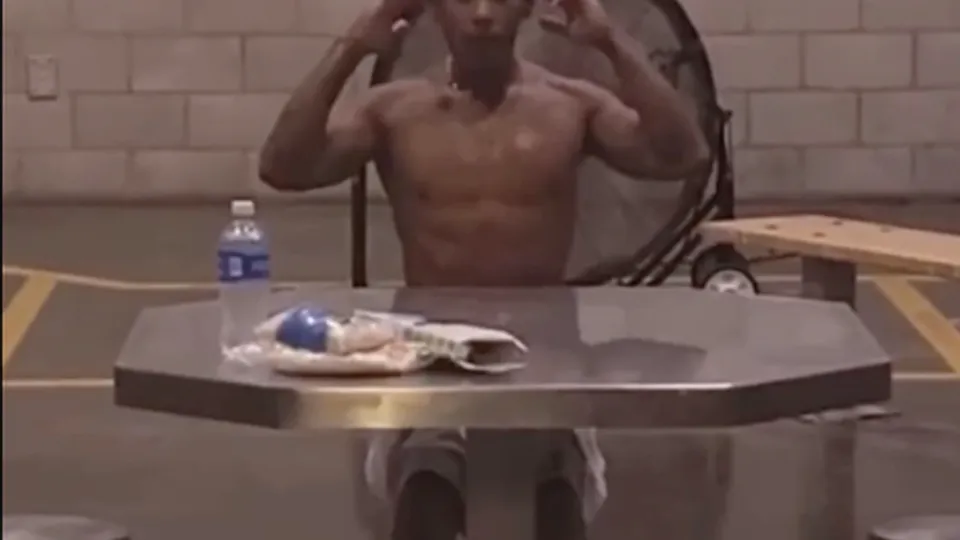 Inmate jerking off his cock and cumming - ThisVid.com